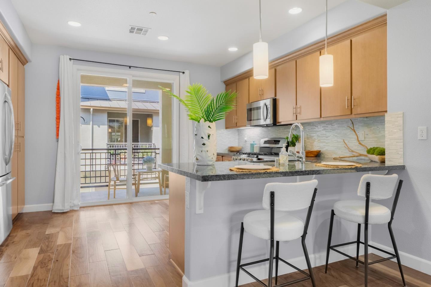 Detail Gallery Image 13 of 47 For 589 Santa Rosalia Ter, Sunnyvale,  CA 94085 - 3 Beds | 3 Baths
