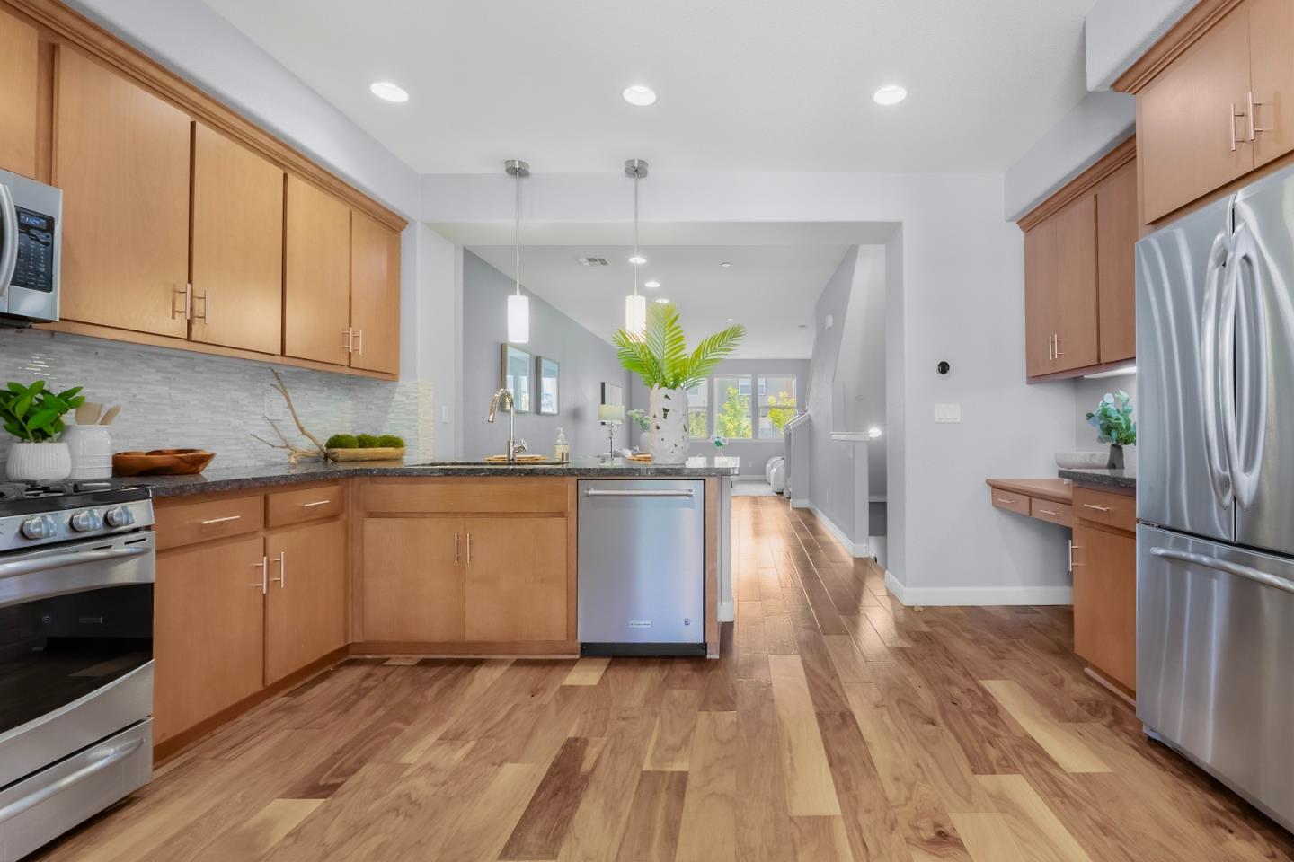 Detail Gallery Image 15 of 47 For 589 Santa Rosalia Ter, Sunnyvale,  CA 94085 - 3 Beds | 3 Baths