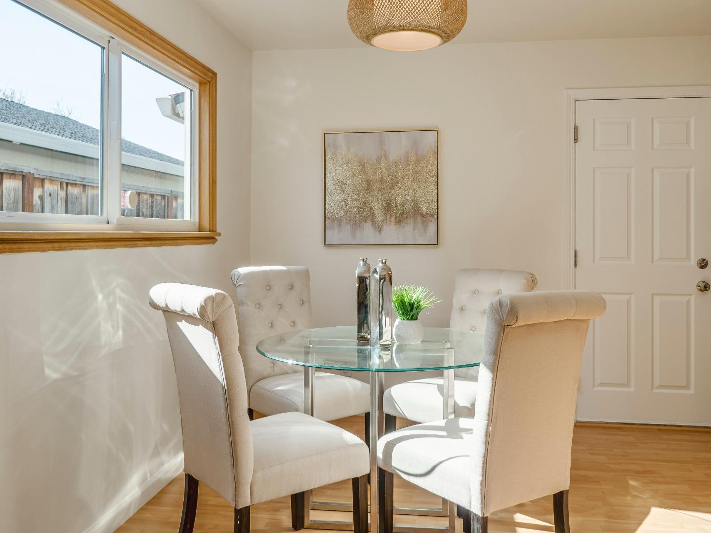 Detail Gallery Image 11 of 26 For 1450 Myrtle Ave, San Jose,  CA 95118 - 3 Beds | 2 Baths