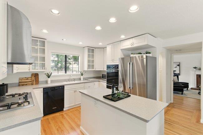 Detail Gallery Image 10 of 55 For 3642 Mcnulty Way, Redwood City,  CA 94061 - 4 Beds | 2/1 Baths