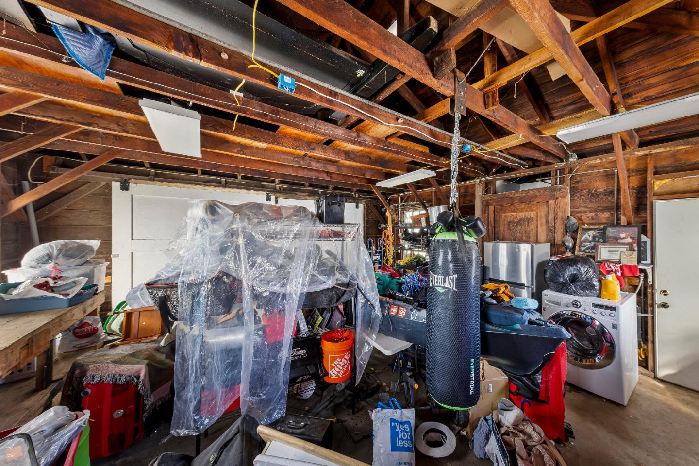 Detail Gallery Image 16 of 49 For 584-585 Monterey Rd, Morgan Hill,  CA 95037 - 5 Beds | 2 Baths