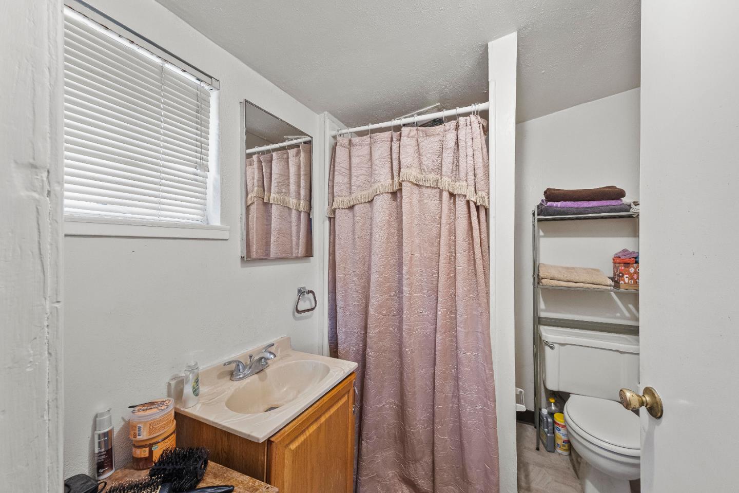 Detail Gallery Image 29 of 49 For 584-585 Monterey Rd, Morgan Hill,  CA 95037 - 5 Beds | 2 Baths
