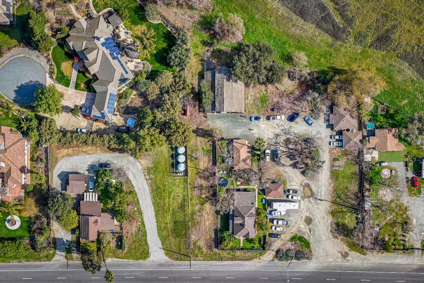 Detail Gallery Image 3 of 49 For 584-585 Monterey Rd, Morgan Hill,  CA 95037 - 5 Beds | 2 Baths