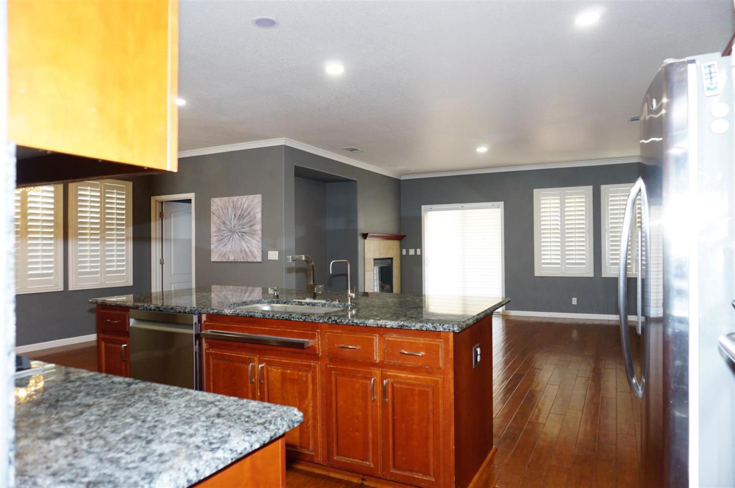 Detail Gallery Image 10 of 53 For 334 Honeybell St, Los Banos,  CA 93635 - 4 Beds | 3 Baths