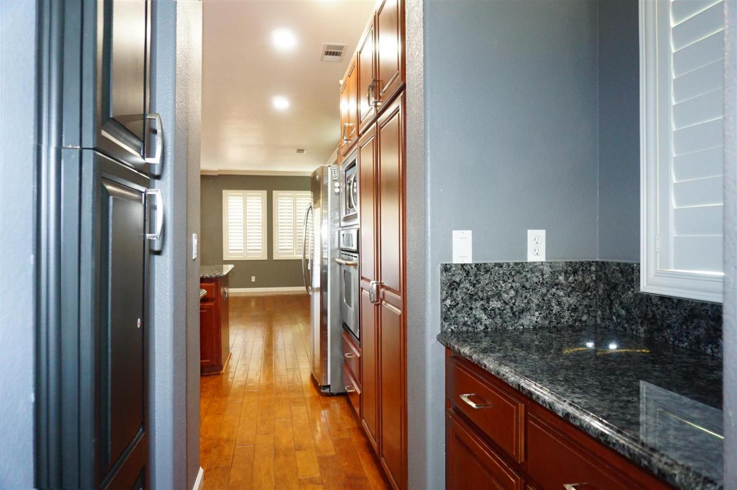 Detail Gallery Image 11 of 53 For 334 Honeybell St, Los Banos,  CA 93635 - 4 Beds | 3 Baths