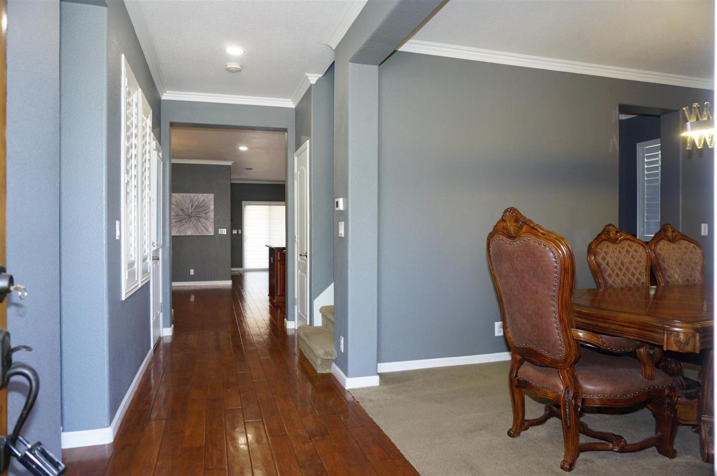 Detail Gallery Image 4 of 53 For 334 Honeybell St, Los Banos,  CA 93635 - 4 Beds | 3 Baths