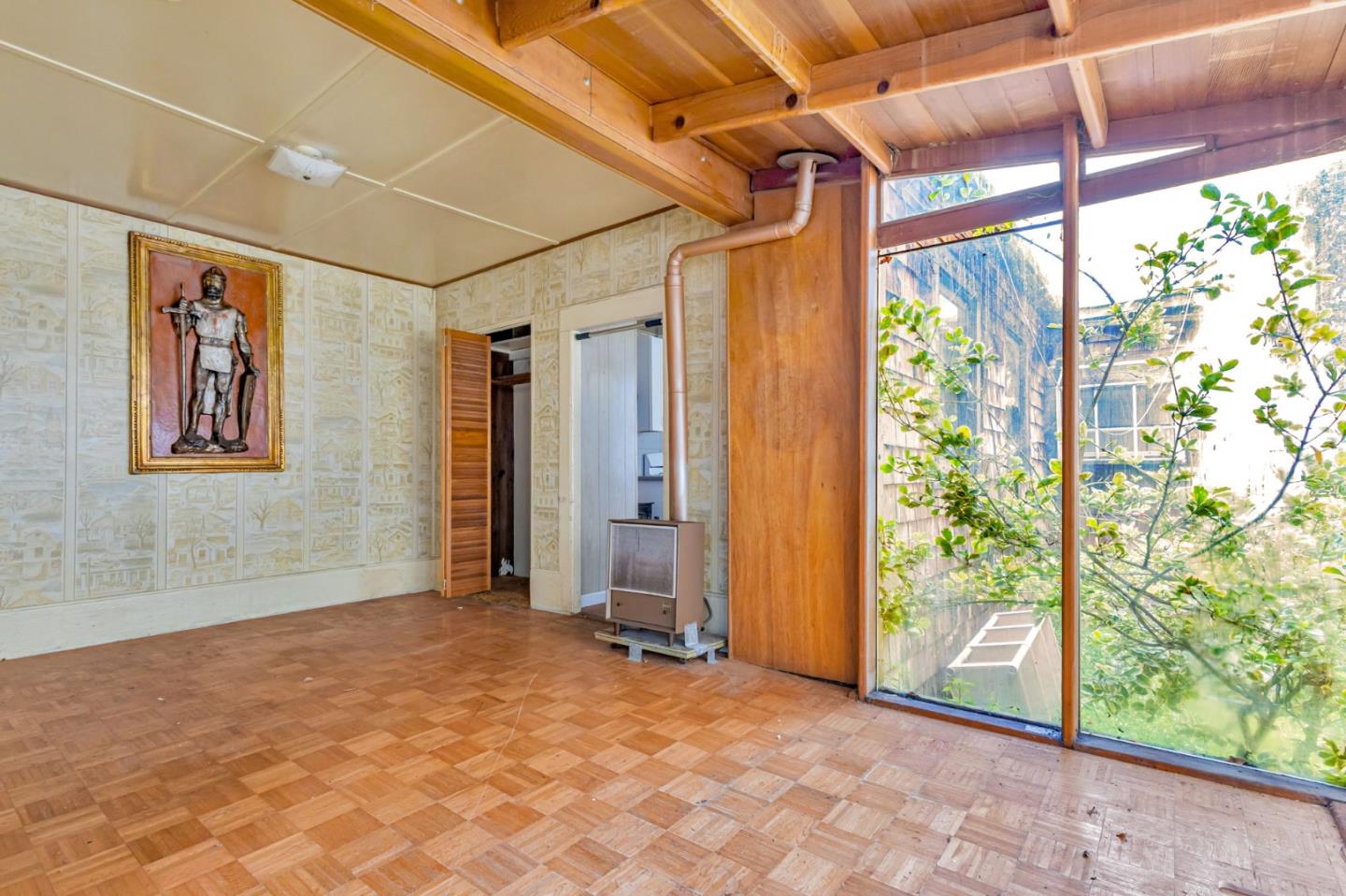 Detail Gallery Image 4 of 35 For 658 Lisbon St, San Francisco,  CA 94112 - 2 Beds | 1 Baths