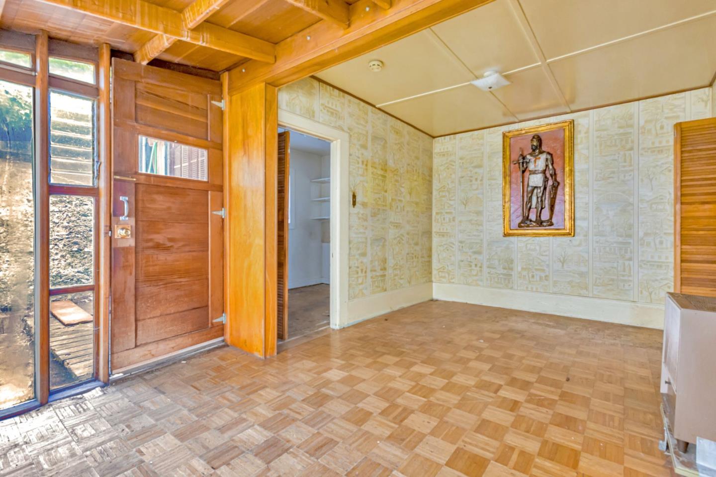 Detail Gallery Image 5 of 35 For 658 Lisbon St, San Francisco,  CA 94112 - 2 Beds | 1 Baths