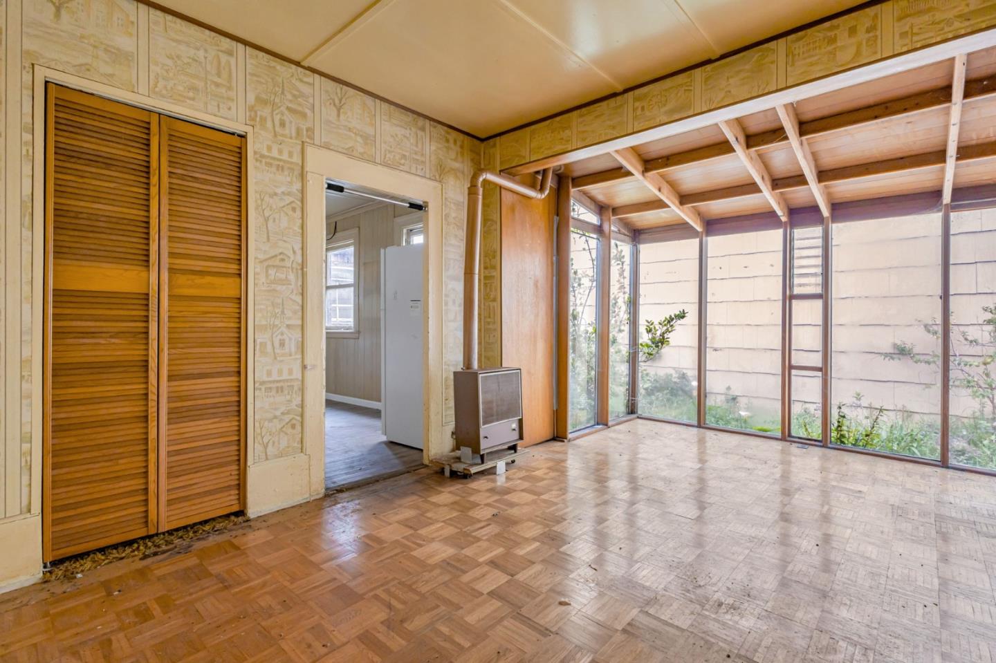 Detail Gallery Image 7 of 35 For 658 Lisbon St, San Francisco,  CA 94112 - 2 Beds | 1 Baths