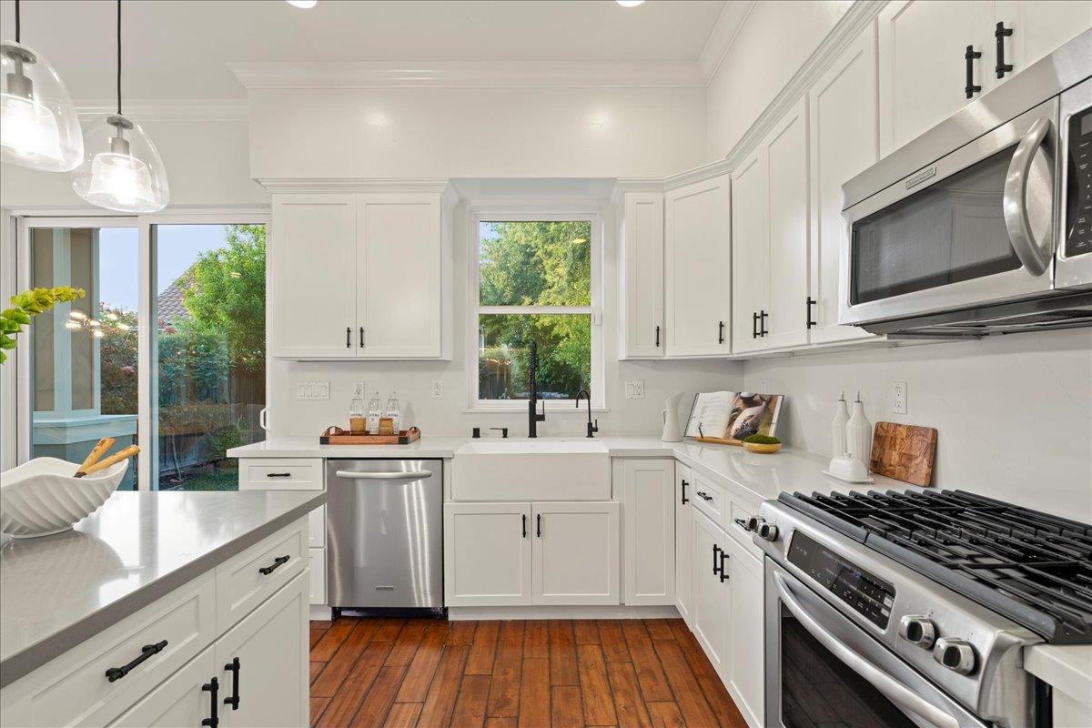 Detail Gallery Image 15 of 53 For 982 Morse St, San Jose,  CA 95126 - 4 Beds | 3 Baths