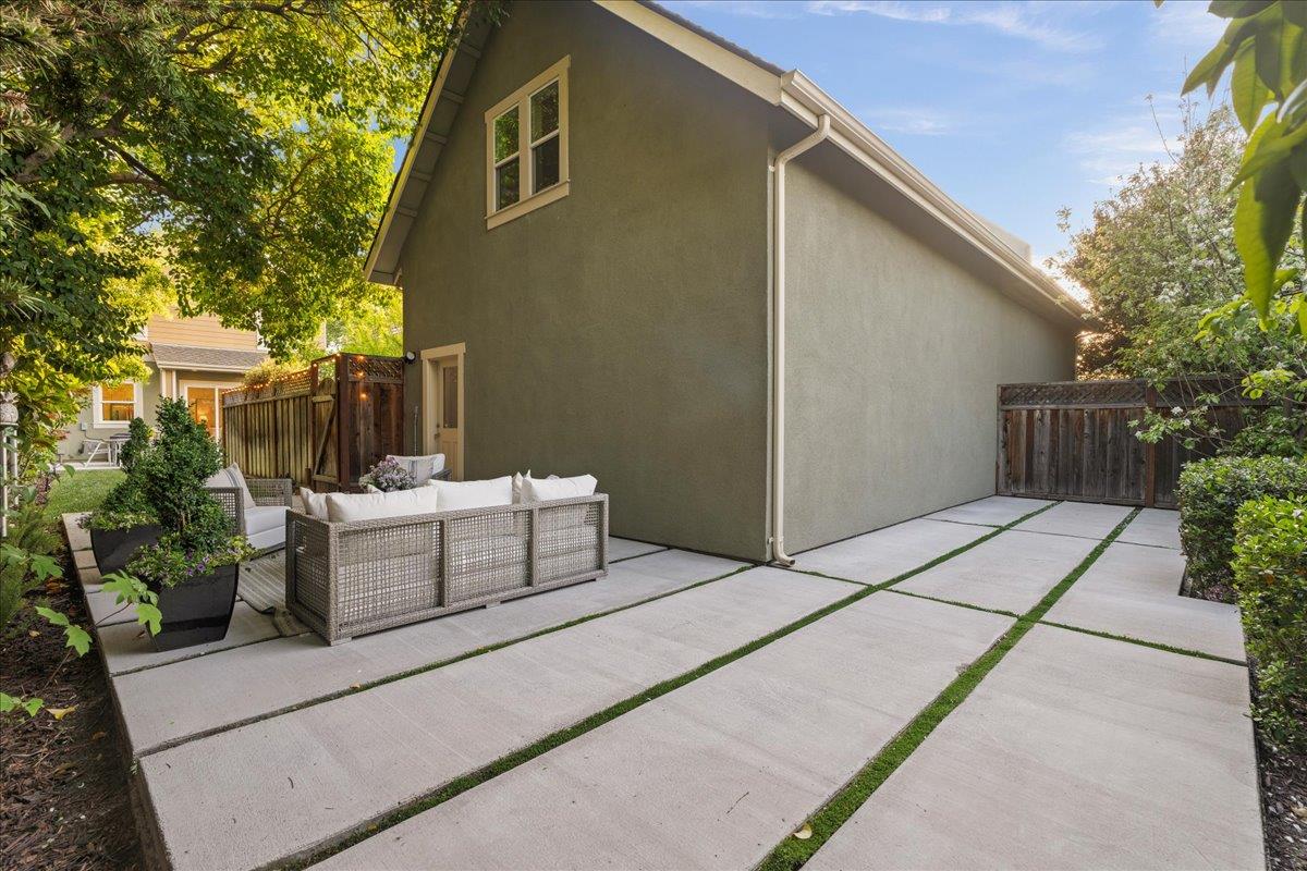 Detail Gallery Image 39 of 53 For 982 Morse St, San Jose,  CA 95126 - 4 Beds | 3 Baths