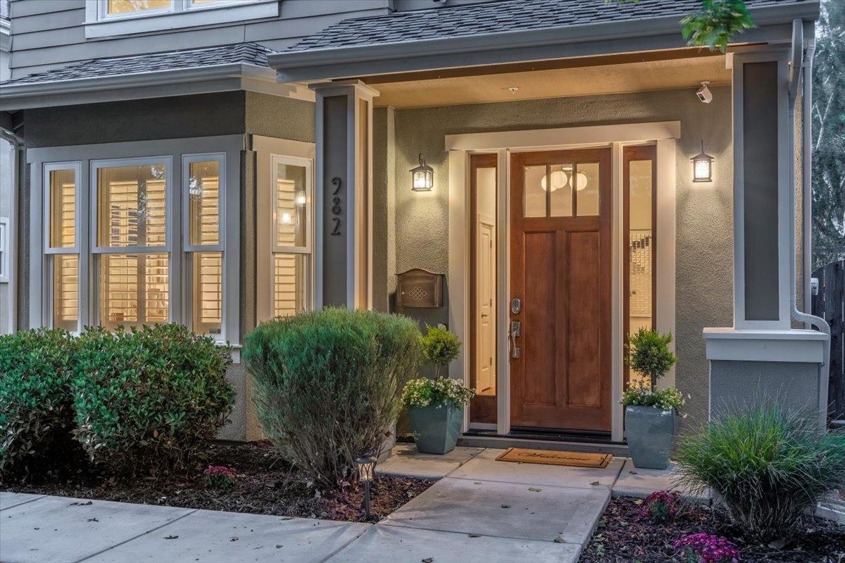 Detail Gallery Image 6 of 53 For 982 Morse St, San Jose,  CA 95126 - 4 Beds | 3 Baths