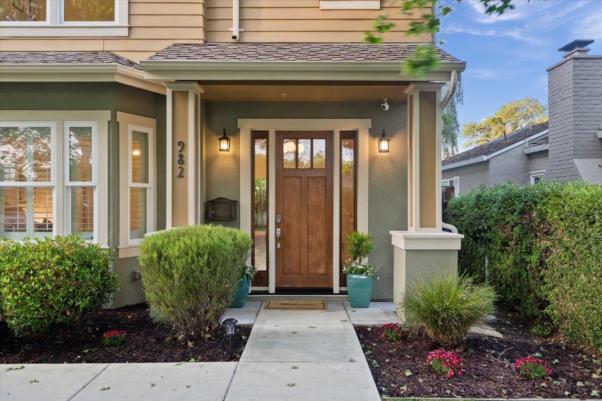Detail Gallery Image 7 of 53 For 982 Morse St, San Jose,  CA 95126 - 4 Beds | 3 Baths
