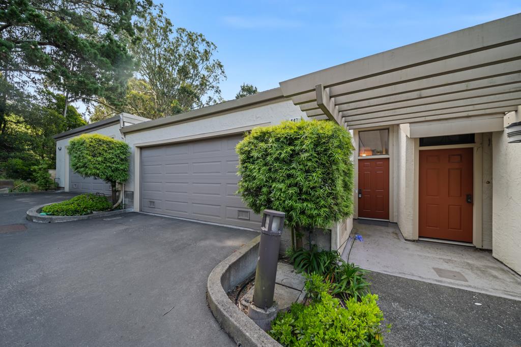 Detail Gallery Image 2 of 51 For 647 Stonegate Dr, South San Francisco,  CA 94080 - 2 Beds | 1/1 Baths
