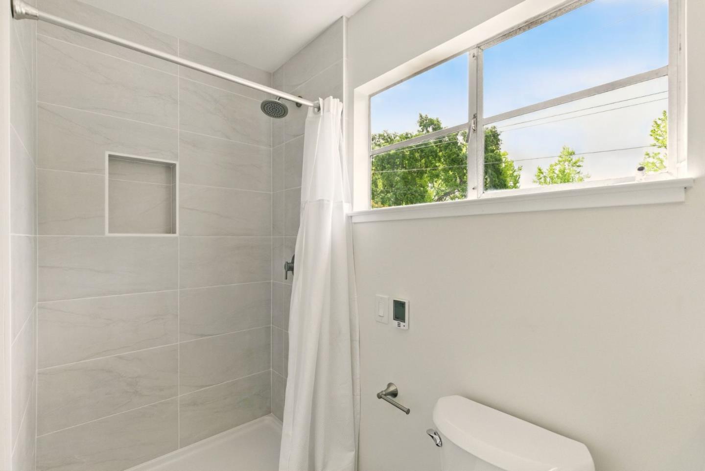Detail Gallery Image 24 of 25 For 279 Oakhurst Pl, Menlo Park,  CA 94025 - 4 Beds | 2 Baths