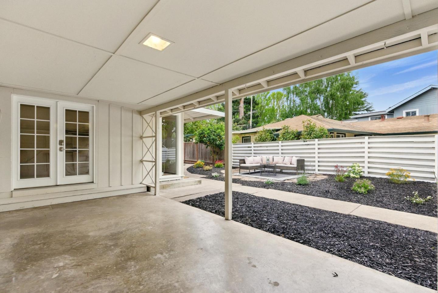 Detail Gallery Image 4 of 25 For 279 Oakhurst Pl, Menlo Park,  CA 94025 - 4 Beds | 2 Baths