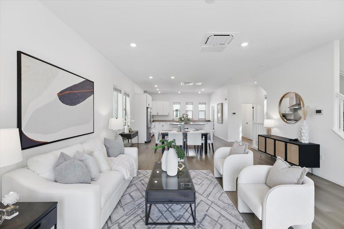 Detail Gallery Image 10 of 71 For 5838 Flash Ln, San Jose,  CA 95119 - 4 Beds | 3/1 Baths