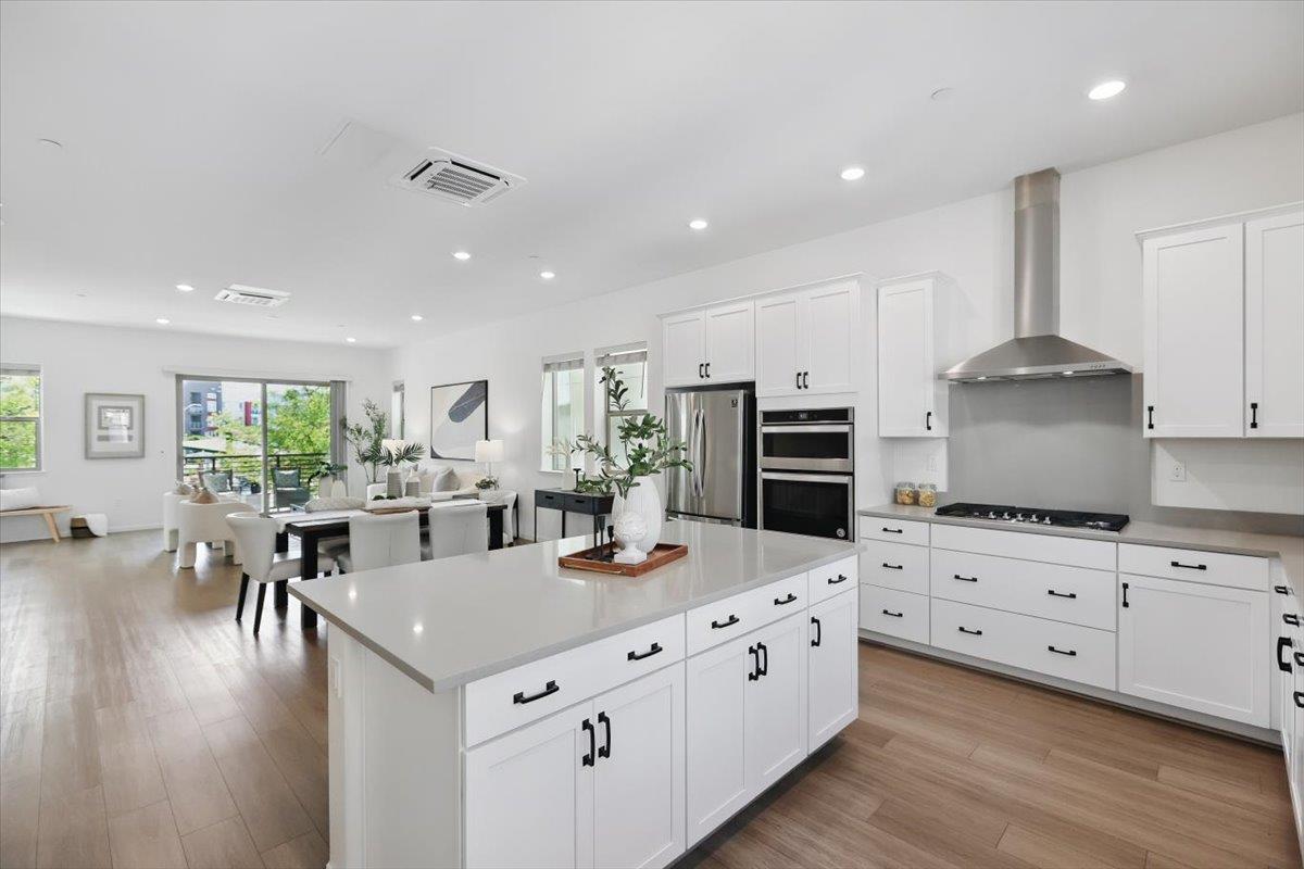 Detail Gallery Image 12 of 71 For 5838 Flash Ln, San Jose,  CA 95119 - 4 Beds | 3/1 Baths