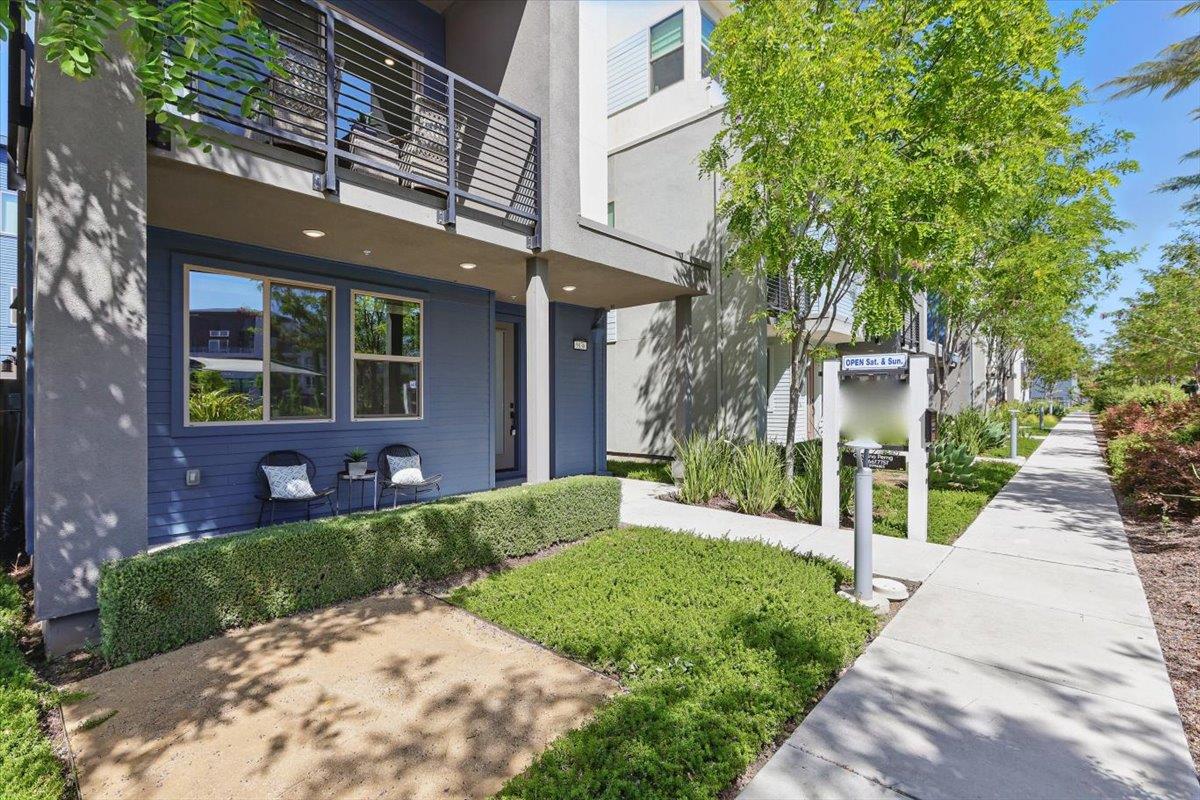 Detail Gallery Image 2 of 71 For 5838 Flash Ln, San Jose,  CA 95119 - 4 Beds | 3/1 Baths