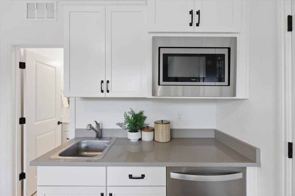 Detail Gallery Image 22 of 71 For 5838 Flash Ln, San Jose,  CA 95119 - 4 Beds | 3/1 Baths