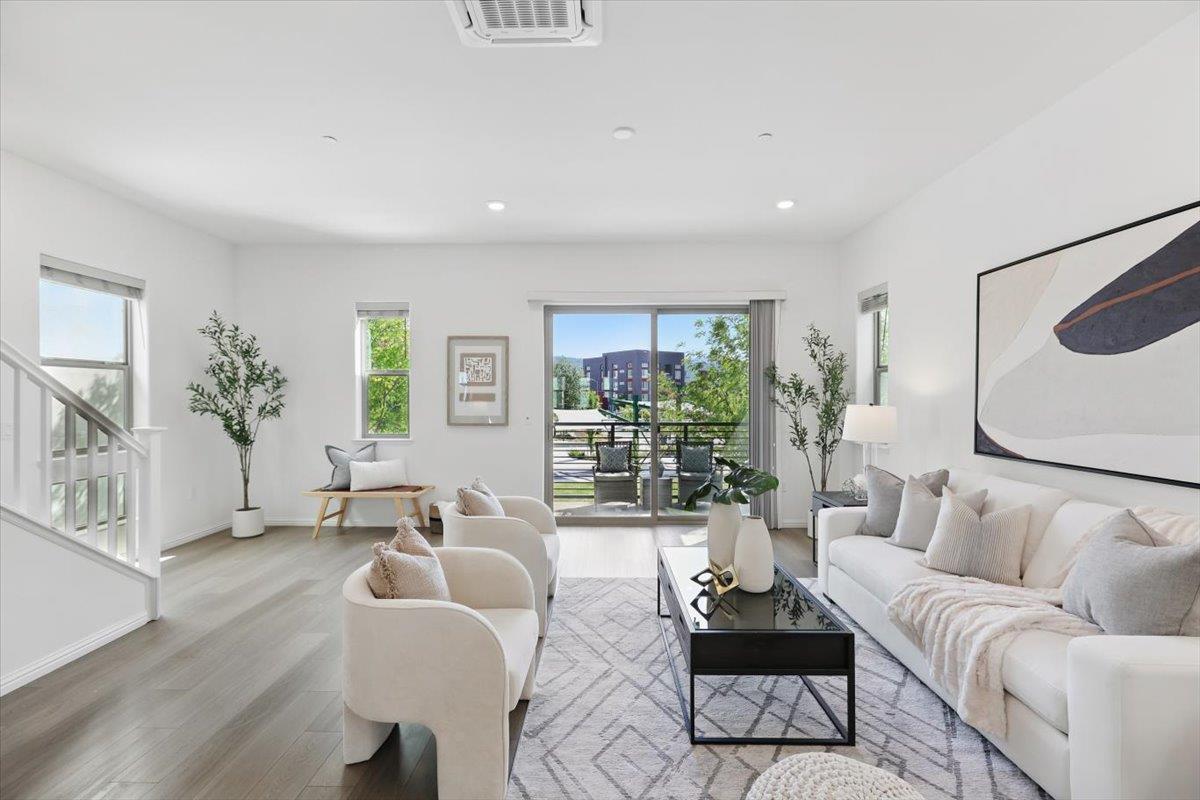 Detail Gallery Image 6 of 71 For 5838 Flash Ln, San Jose,  CA 95119 - 4 Beds | 3/1 Baths