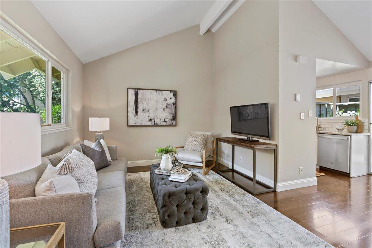 Detail Gallery Image 2 of 22 For 266 Truckee Ln, San Jose,  CA 95136 - 2 Beds | 2 Baths