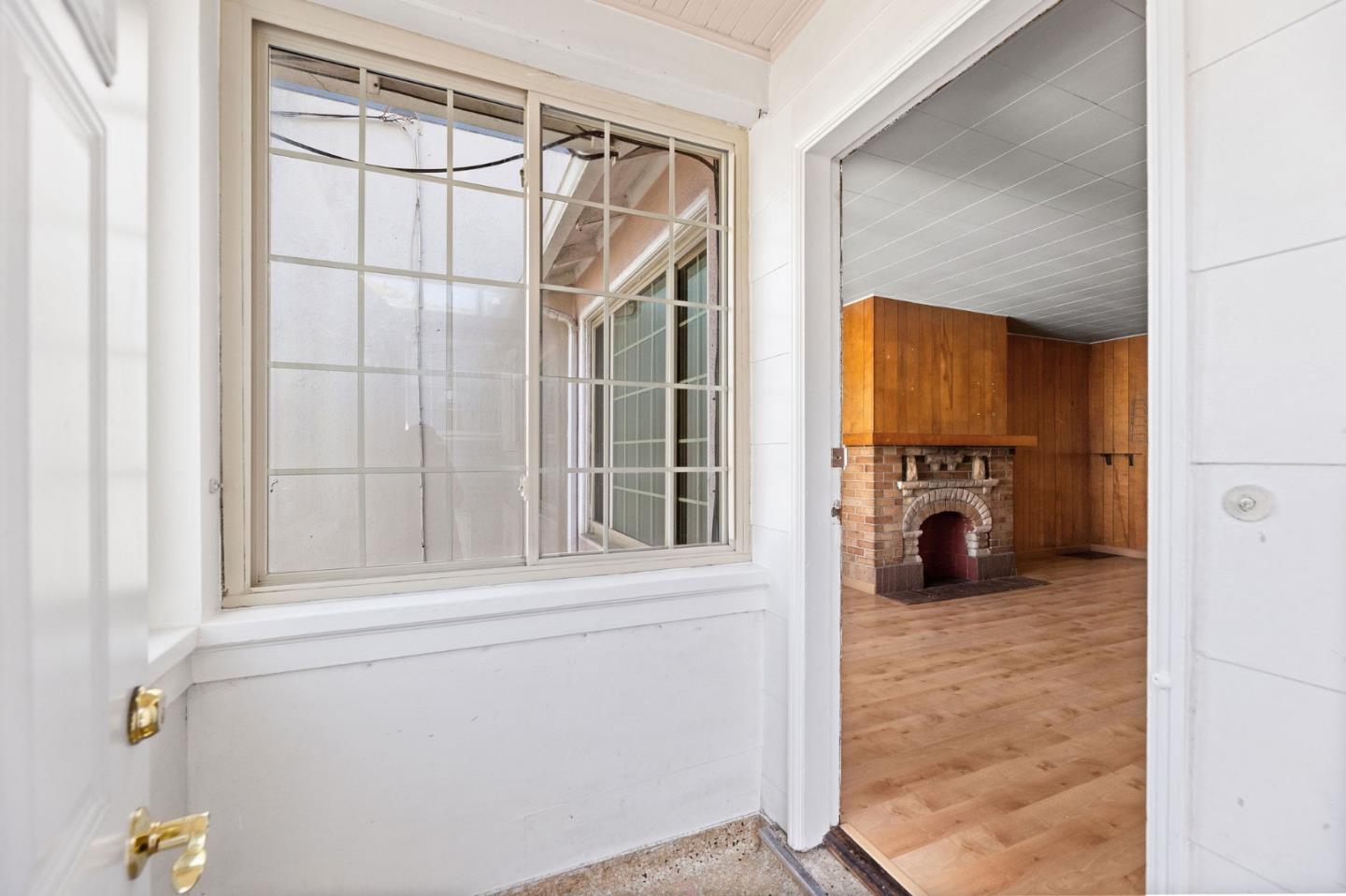 Detail Gallery Image 6 of 57 For 1239 Brunswick St, Daly City,  CA 94014 - 4 Beds | 2 Baths