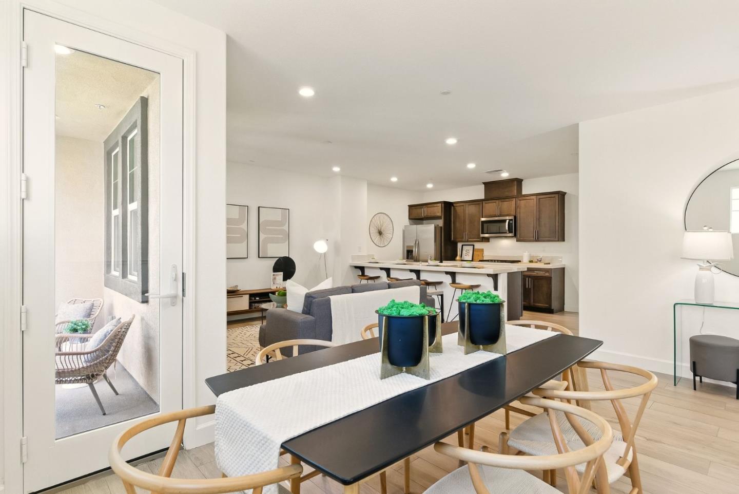 Detail Gallery Image 3 of 35 For 1033 Gabbiano Ln #3,  San Jose,  CA 95131 - 2 Beds | 2 Baths