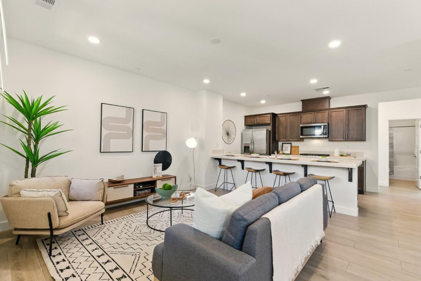 Detail Gallery Image 4 of 35 For 1033 Gabbiano Ln #3,  San Jose,  CA 95131 - 2 Beds | 2 Baths