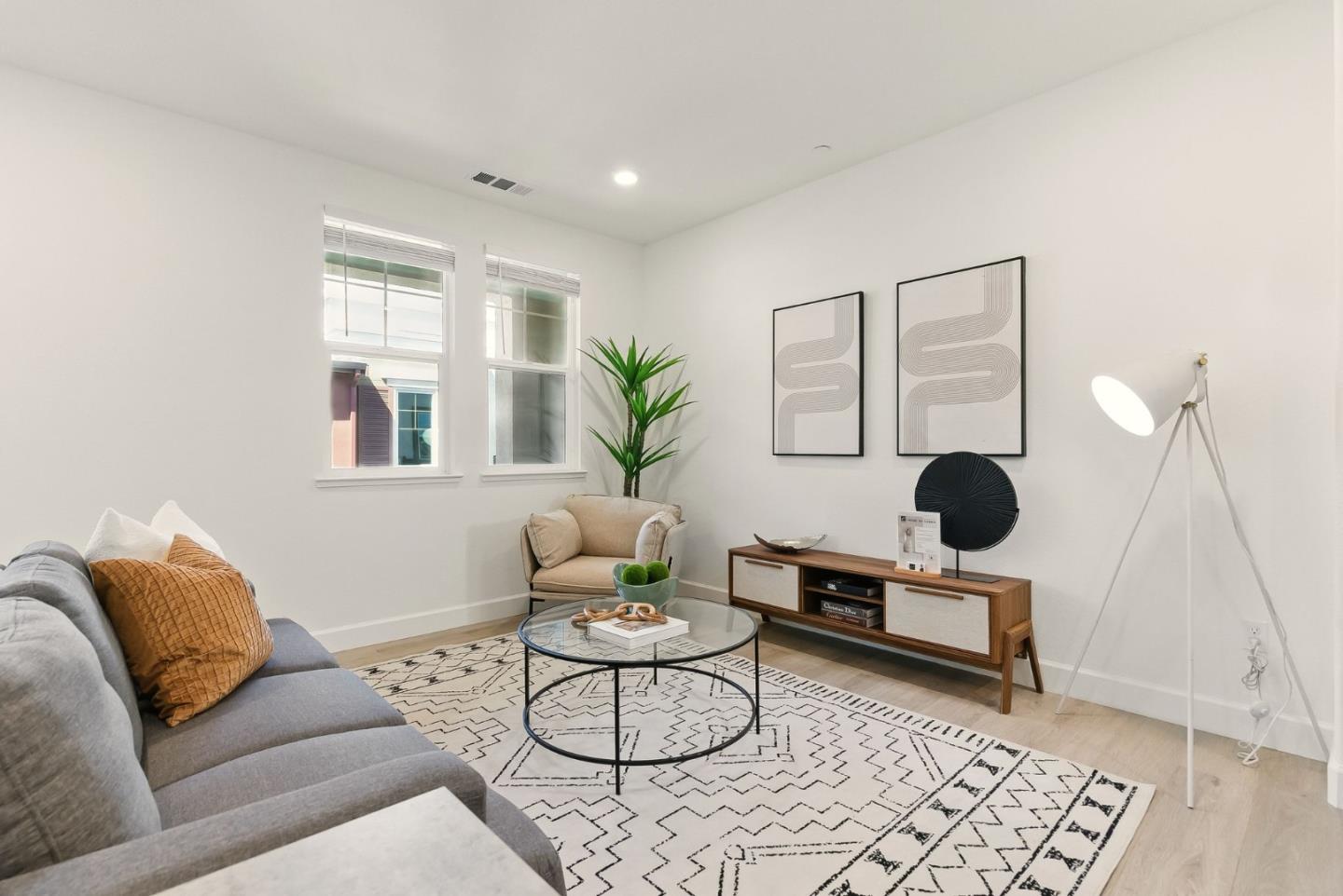 Detail Gallery Image 6 of 35 For 1033 Gabbiano Ln #3,  San Jose,  CA 95131 - 2 Beds | 2 Baths