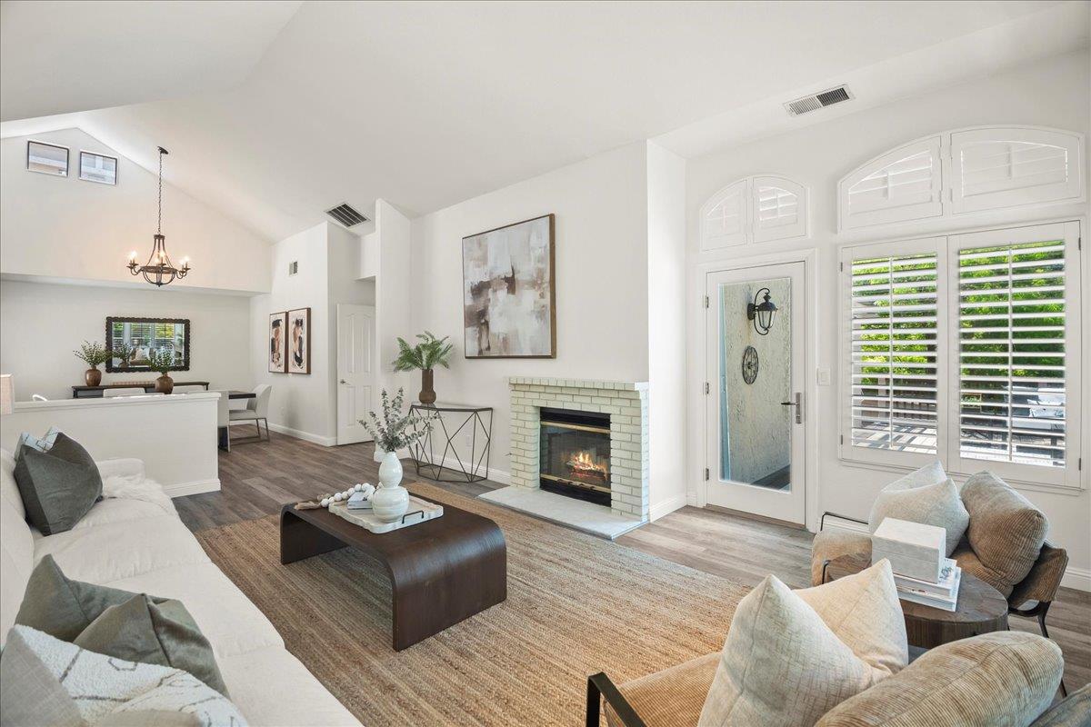 Detail Gallery Image 11 of 44 For 7946 Caledonia Dr, San Jose,  CA 95135 - 2 Beds | 2 Baths