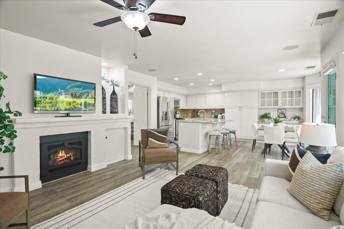 Detail Gallery Image 16 of 44 For 7946 Caledonia Dr, San Jose,  CA 95135 - 2 Beds | 2 Baths