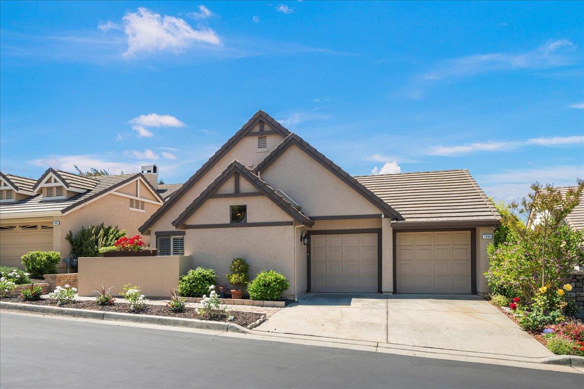 Detail Gallery Image 2 of 44 For 7946 Caledonia Dr, San Jose,  CA 95135 - 2 Beds | 2 Baths