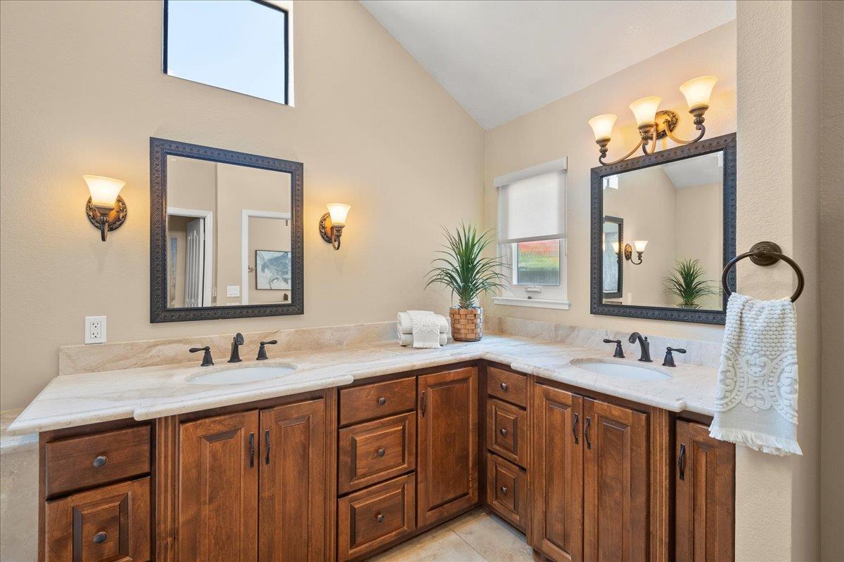 Detail Gallery Image 30 of 44 For 7946 Caledonia Dr, San Jose,  CA 95135 - 2 Beds | 2 Baths