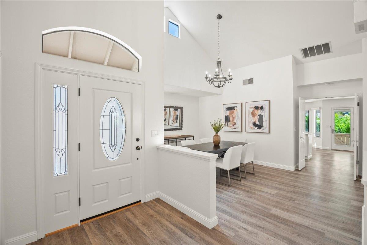 Detail Gallery Image 4 of 44 For 7946 Caledonia Dr, San Jose,  CA 95135 - 2 Beds | 2 Baths