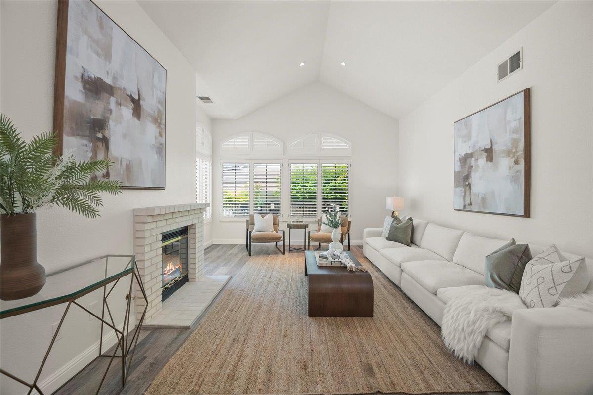 Detail Gallery Image 8 of 44 For 7946 Caledonia Dr, San Jose,  CA 95135 - 2 Beds | 2 Baths