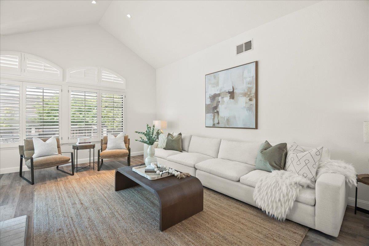Detail Gallery Image 9 of 44 For 7946 Caledonia Dr, San Jose,  CA 95135 - 2 Beds | 2 Baths