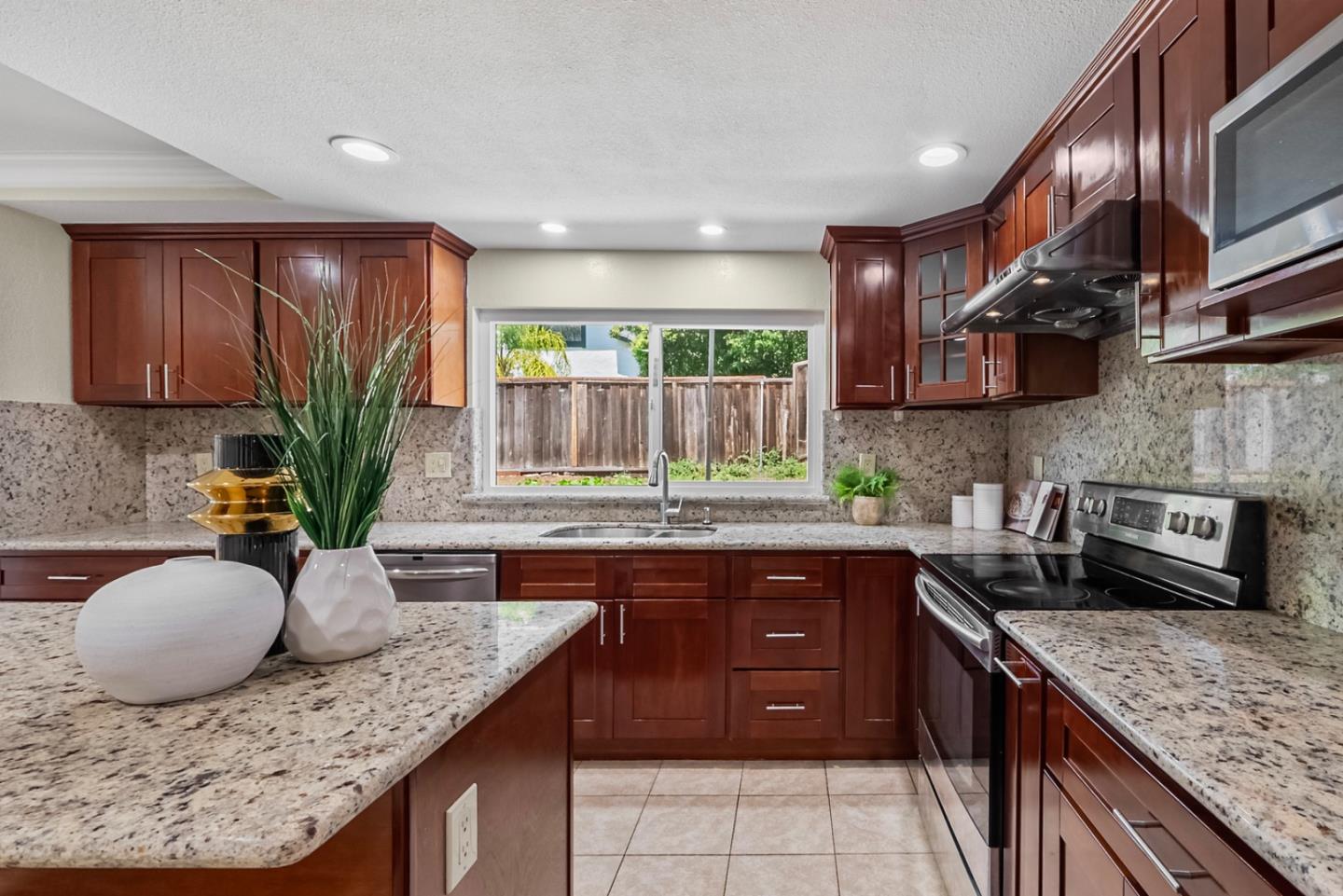 Detail Gallery Image 16 of 51 For 3241 Simberlan Dr, San Jose,  CA 95148 - 4 Beds | 3 Baths