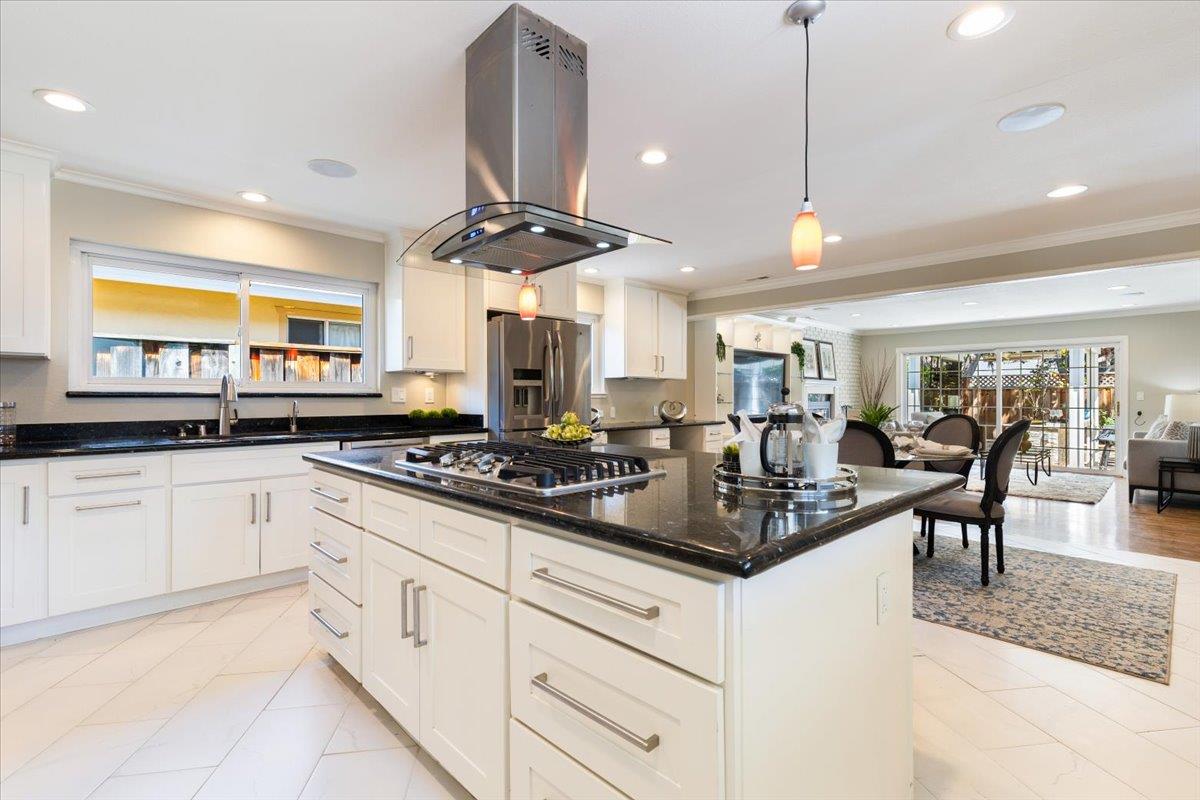 Detail Gallery Image 10 of 27 For 2479 Aram Ave, San Jose,  CA 95128 - 3 Beds | 2 Baths