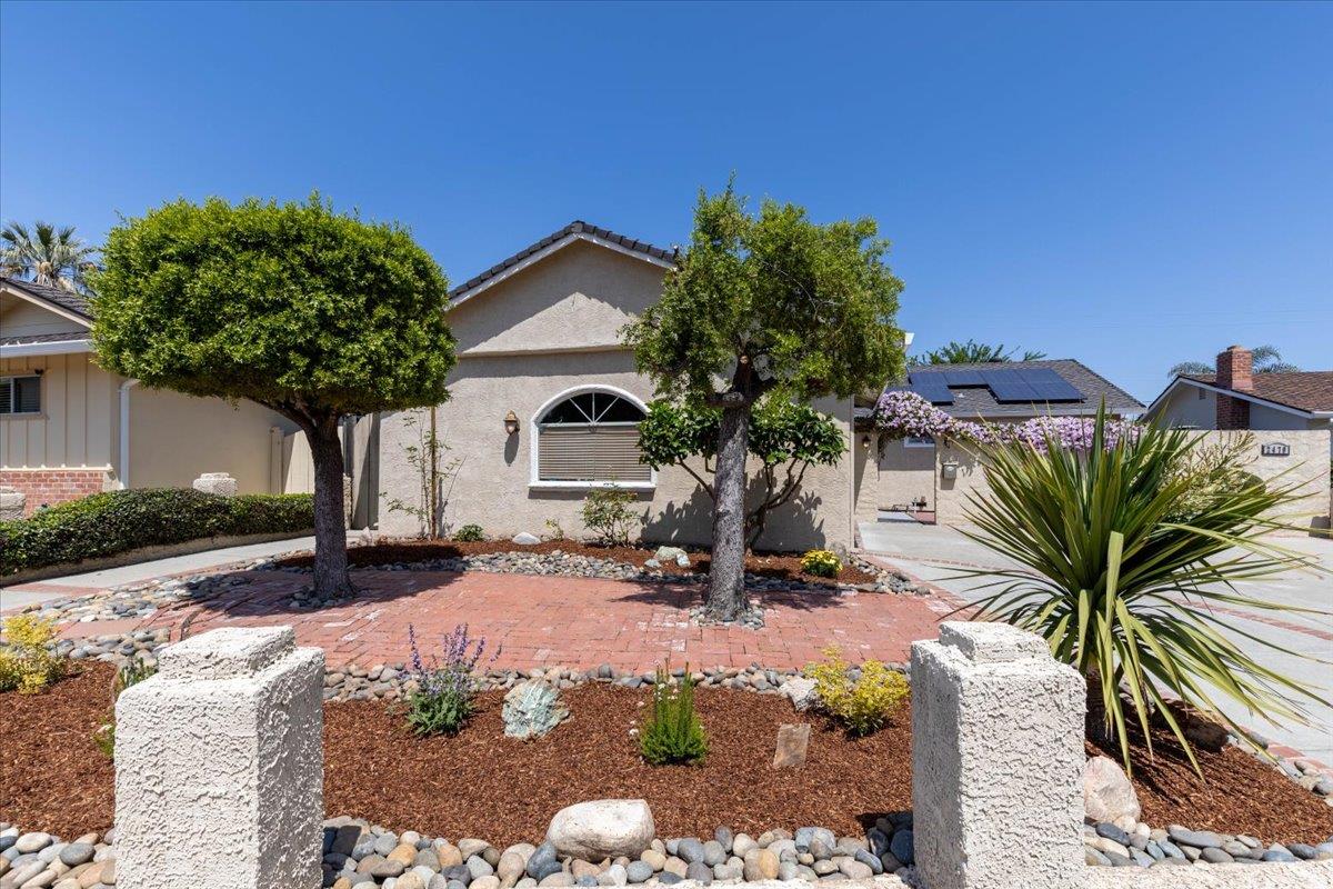 Detail Gallery Image 2 of 27 For 2479 Aram Ave, San Jose,  CA 95128 - 3 Beds | 2 Baths