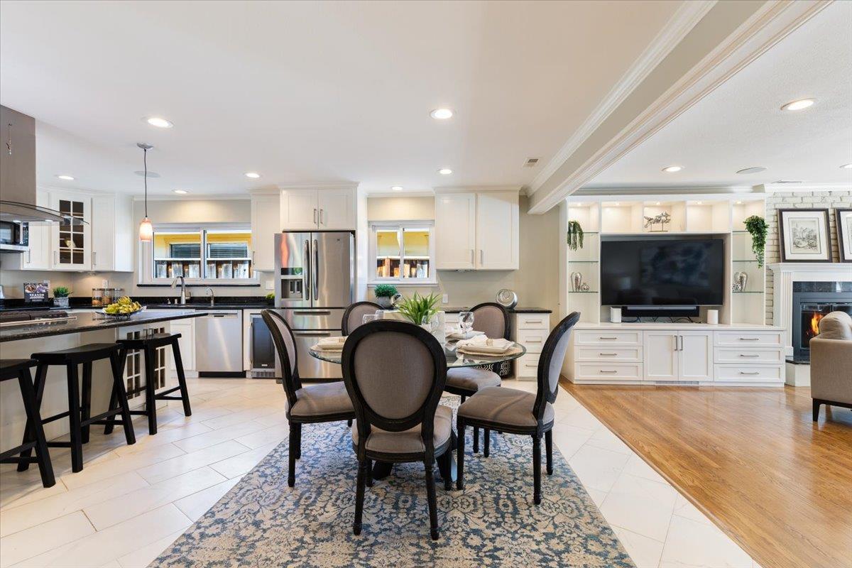 Detail Gallery Image 7 of 27 For 2479 Aram Ave, San Jose,  CA 95128 - 3 Beds | 2 Baths