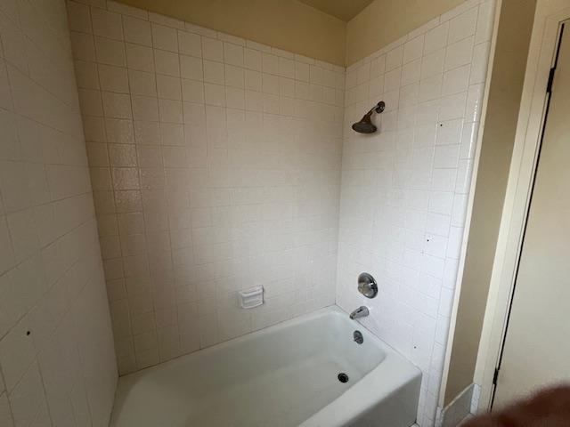 Detail Gallery Image 11 of 13 For 744 San Jacinto Dr, Salinas,  CA 93901 - 3 Beds | 2 Baths