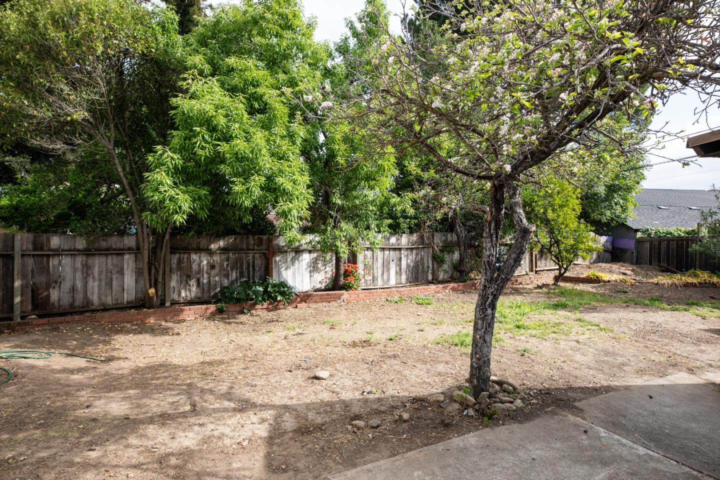 Detail Gallery Image 12 of 13 For 824 Jones Way, Campbell,  CA 95008 - 2 Beds | 2 Baths