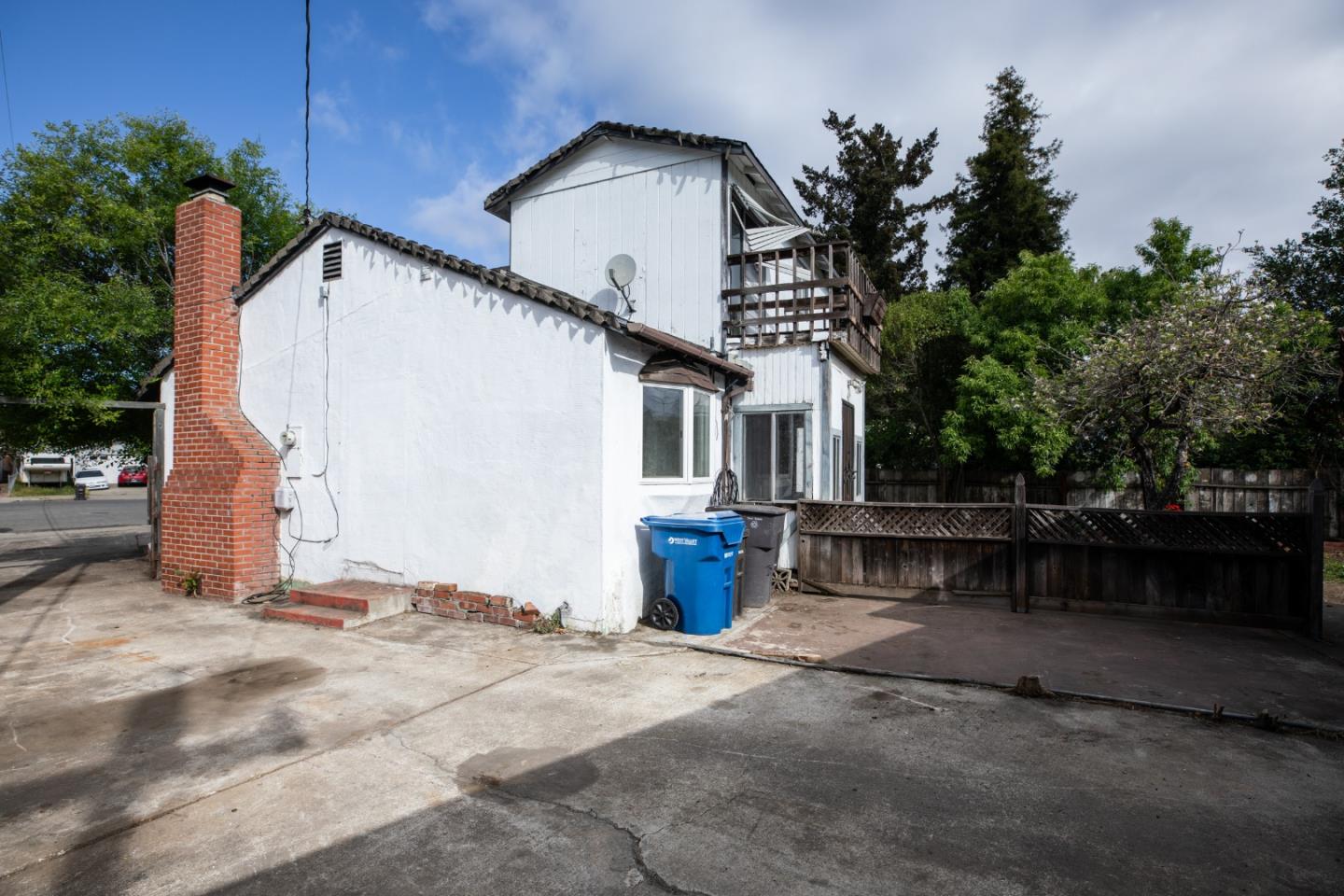 Detail Gallery Image 5 of 13 For 824 Jones Way, Campbell,  CA 95008 - 2 Beds | 2 Baths