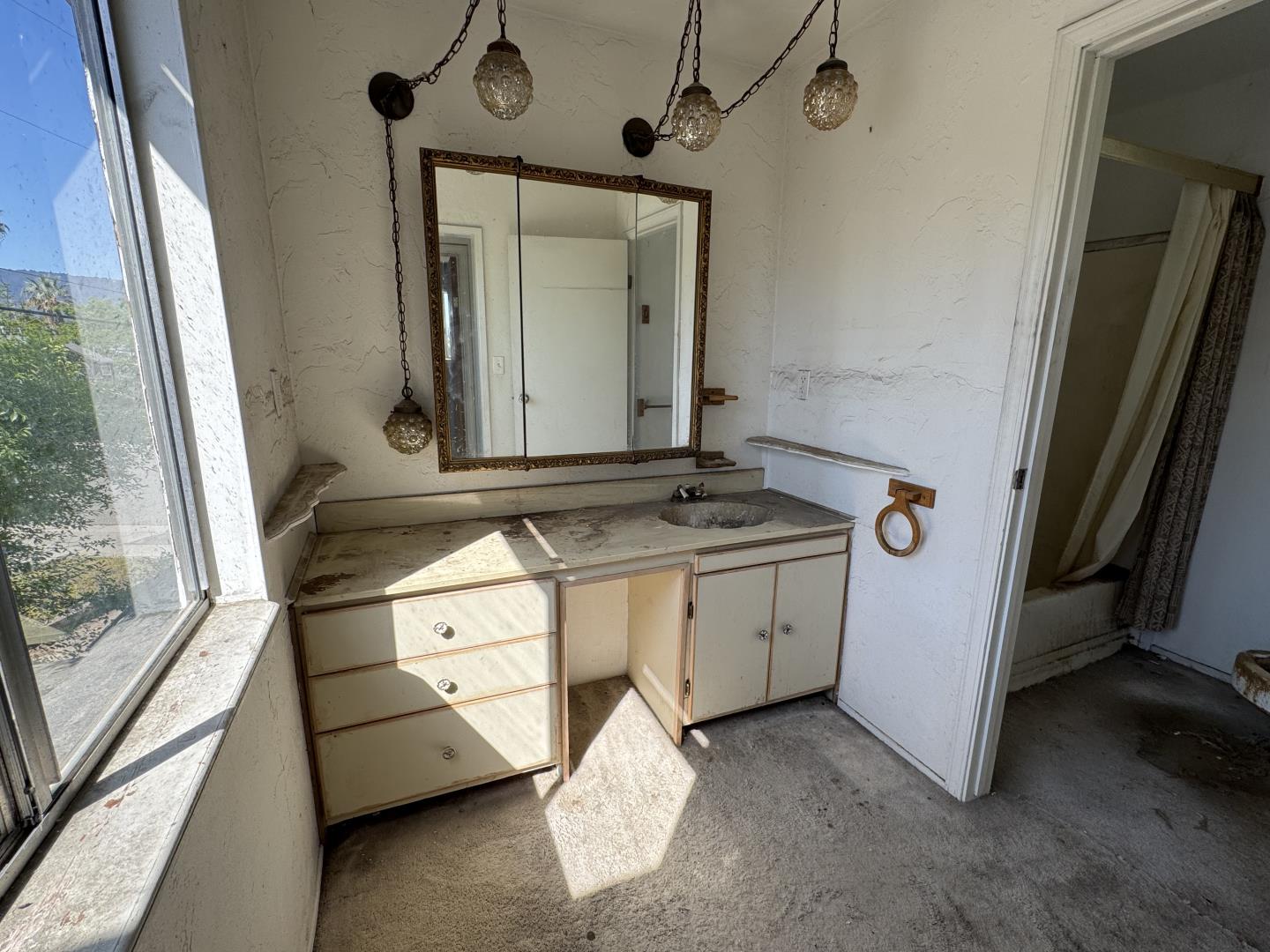 Detail Gallery Image 6 of 13 For 824 Jones Way, Campbell,  CA 95008 - 2 Beds | 2 Baths