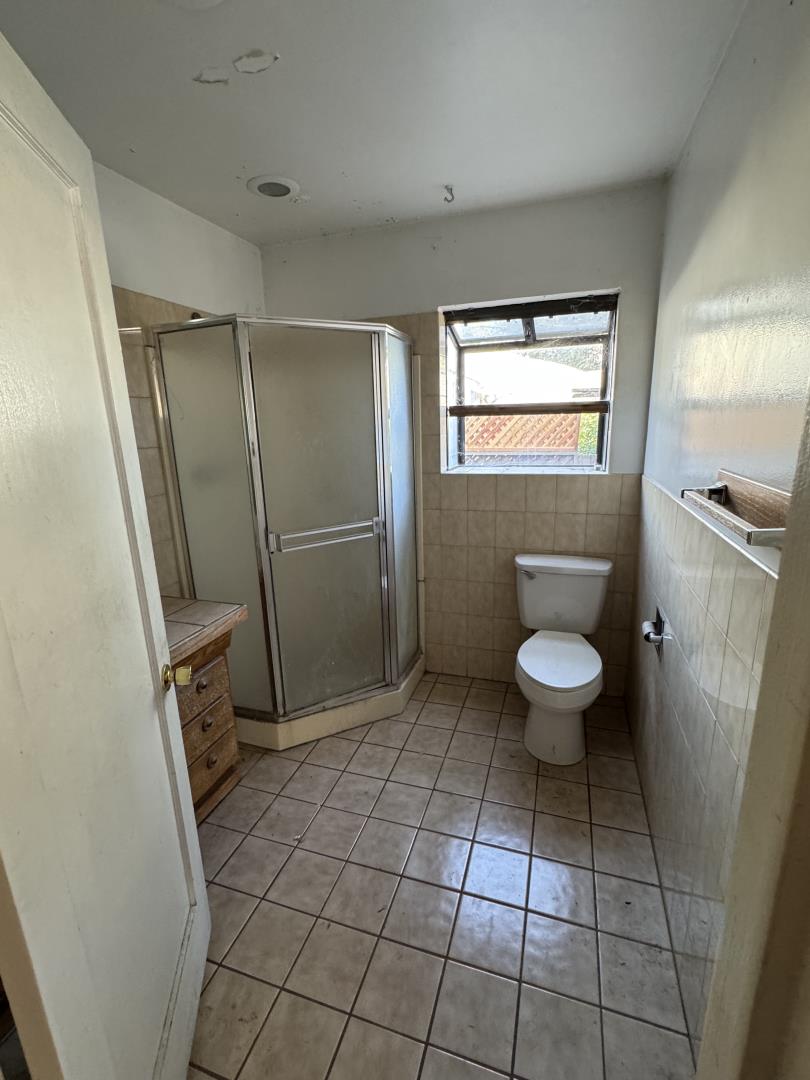 Detail Gallery Image 7 of 13 For 824 Jones Way, Campbell,  CA 95008 - 2 Beds | 2 Baths