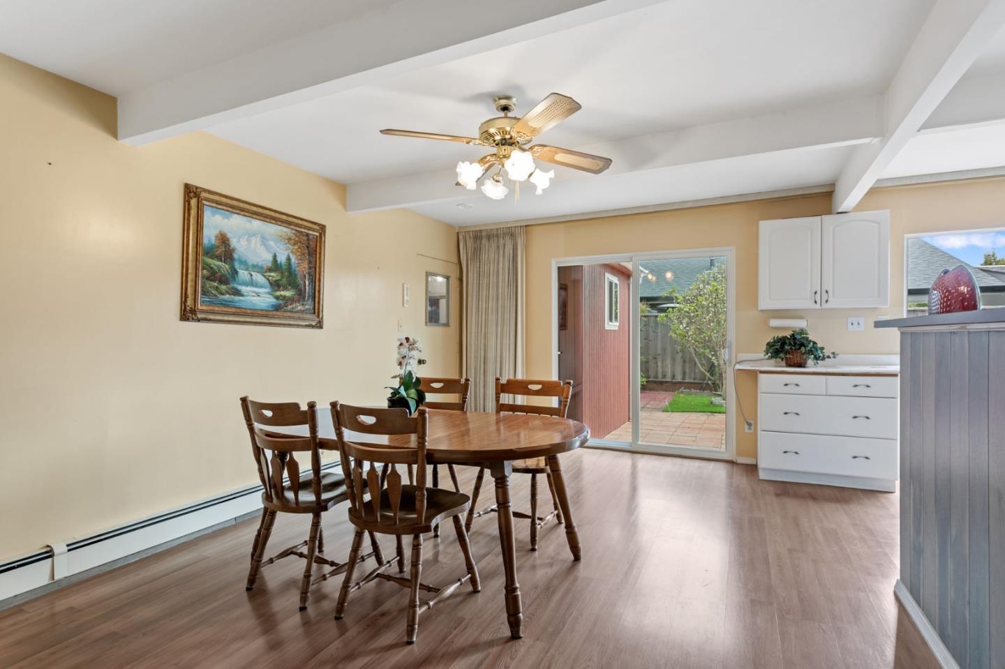 Detail Gallery Image 12 of 41 For 1708 Yorktown Rd, San Mateo,  CA 94402 - 4 Beds | 2 Baths