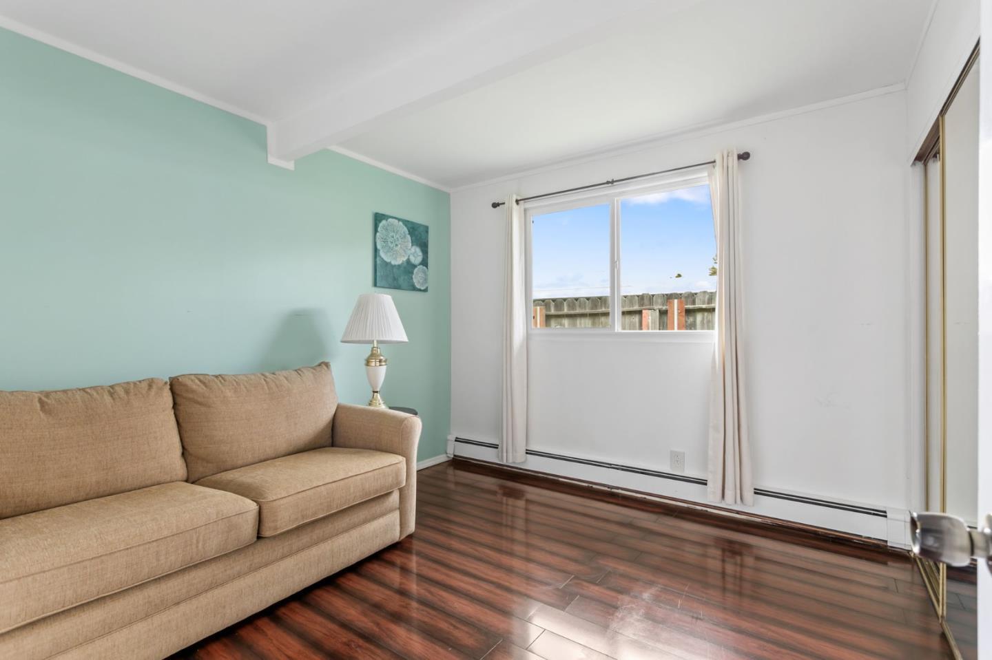 Detail Gallery Image 22 of 41 For 1708 Yorktown Rd, San Mateo,  CA 94402 - 4 Beds | 2 Baths