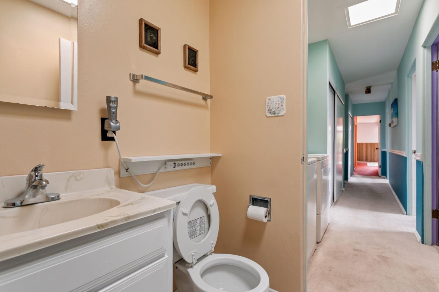 Detail Gallery Image 28 of 41 For 1708 Yorktown Rd, San Mateo,  CA 94402 - 4 Beds | 2 Baths