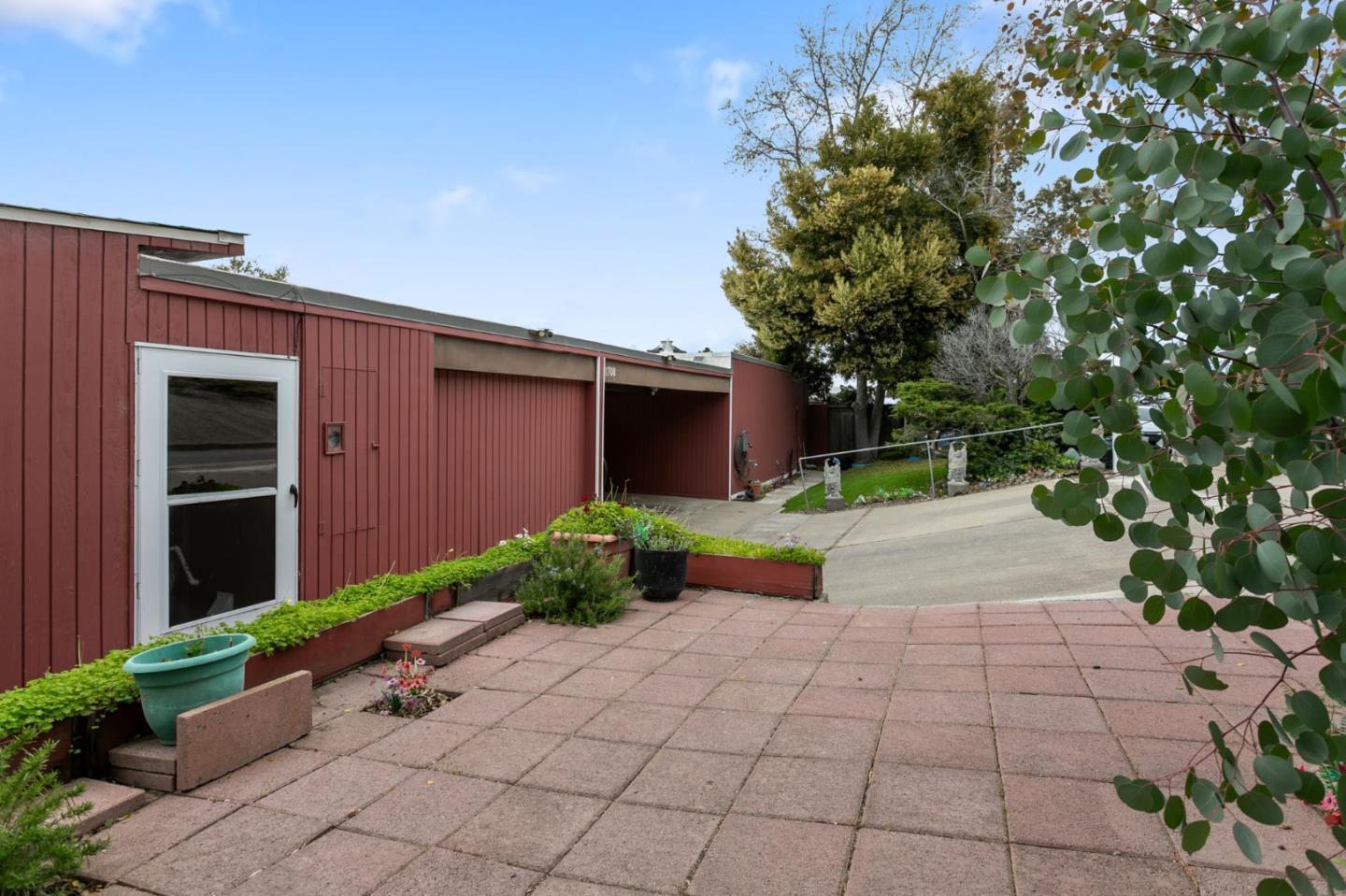 Detail Gallery Image 35 of 41 For 1708 Yorktown Rd, San Mateo,  CA 94402 - 4 Beds | 2 Baths
